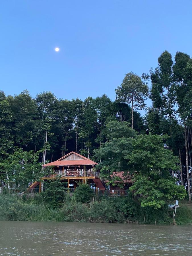Cat Tien Riverside Екстериор снимка